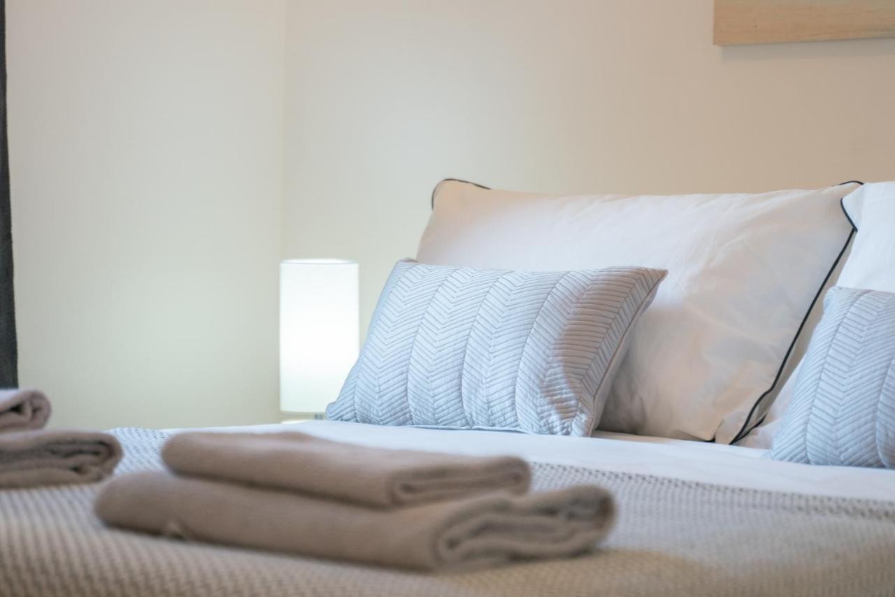 Dwellcome Home Ltd 2 Bedroom King & Double Central Apartment, Free Allocated Barrier Secured Parking Space At Rear Entrance & Fast Wifi, Ideal For Long Term Contractor, Corporate, Etc Stays, Regular Housekeeping Option - See Our Site For Assurance Aberdeen Extérieur photo